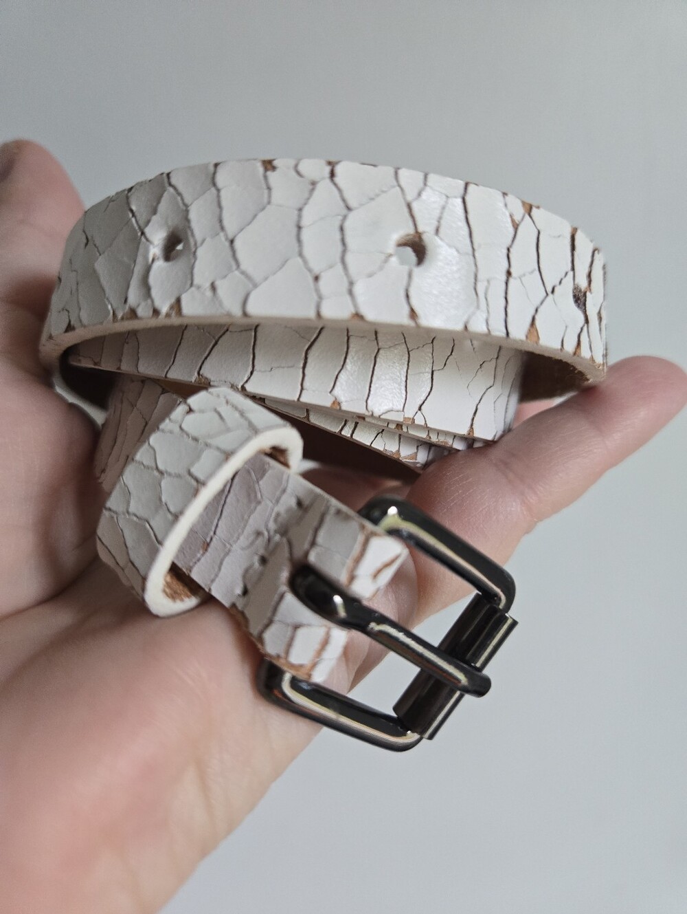 🎁 GAP Cracked White Textured Leather Belt
